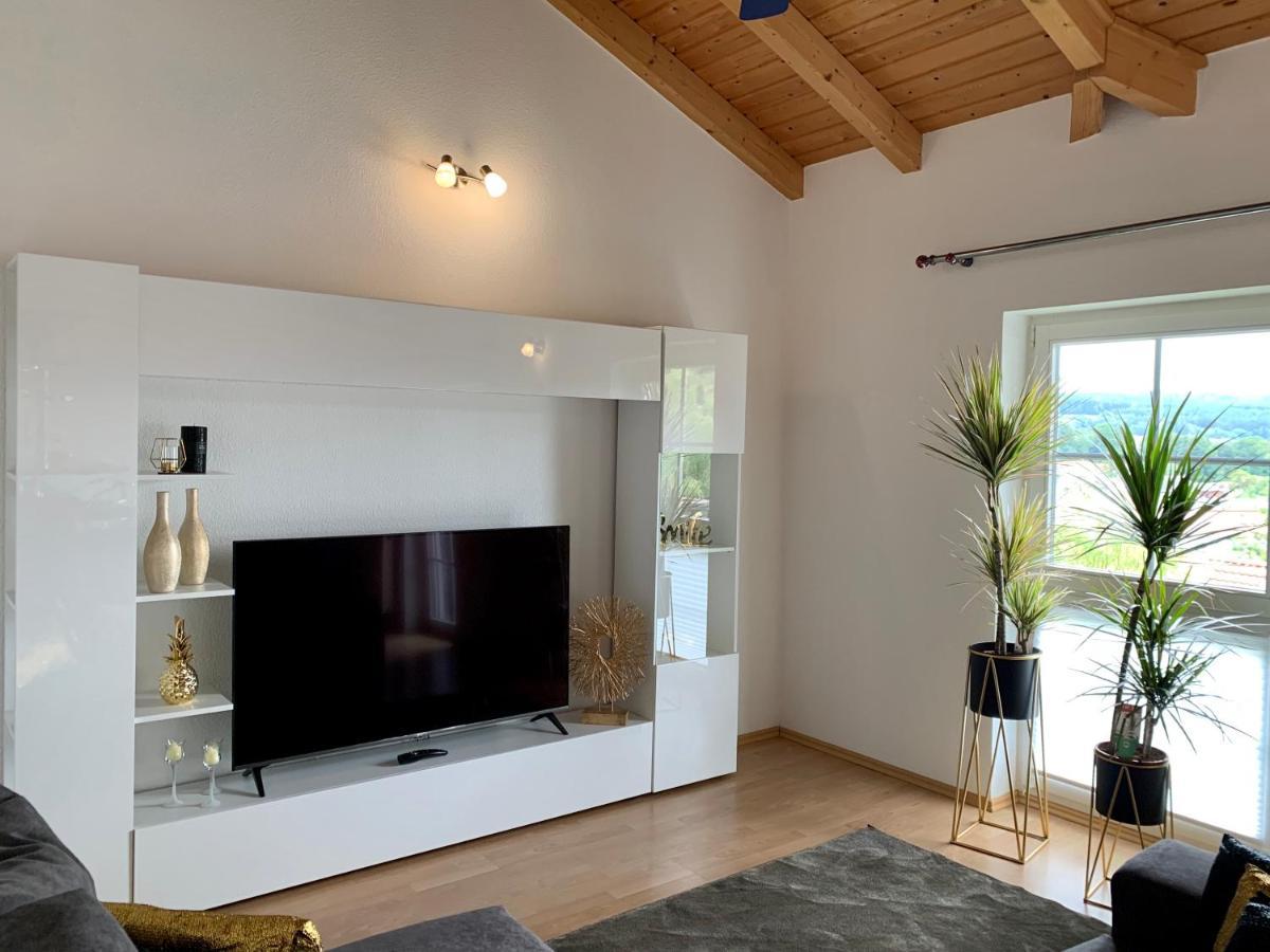 Apartment Im Sonneneck bis 4 Personen mit Parkplatz, W-LAN, Netflix im Thüringer Wald, Schleusingen Exterior foto