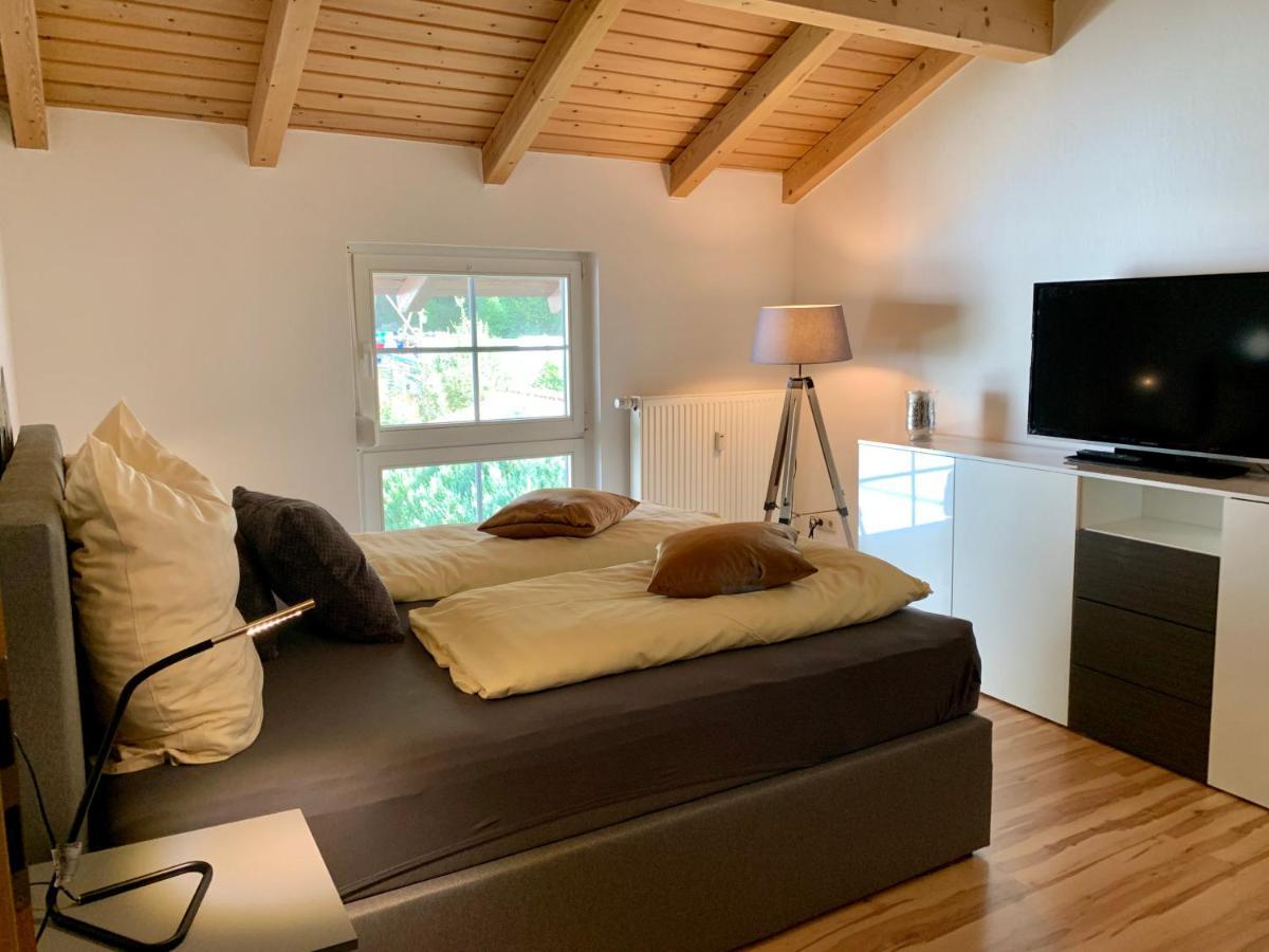 Apartment Im Sonneneck bis 4 Personen mit Parkplatz, W-LAN, Netflix im Thüringer Wald, Schleusingen Exterior foto