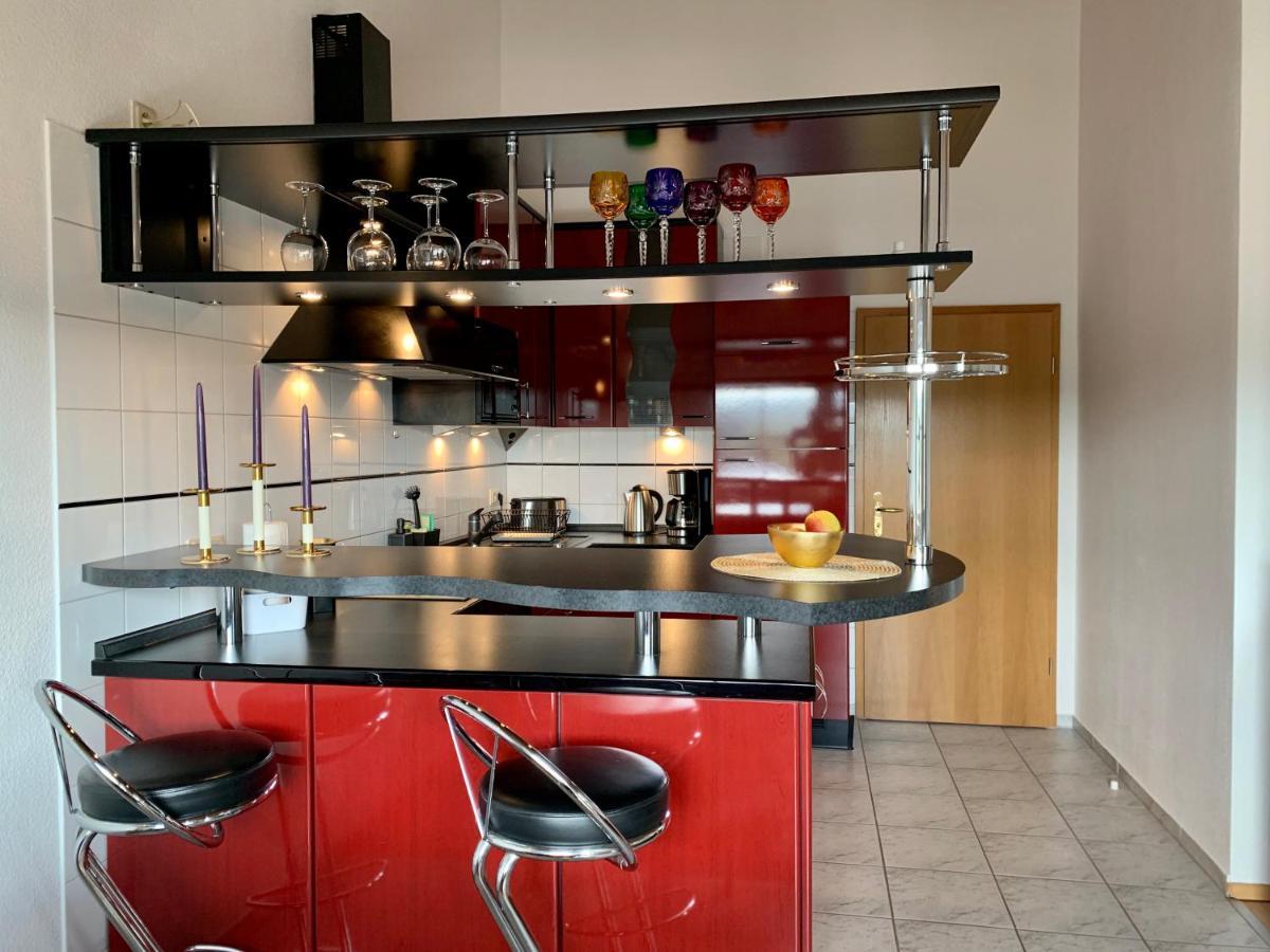 Apartment Im Sonneneck bis 4 Personen mit Parkplatz, W-LAN, Netflix im Thüringer Wald, Schleusingen Exterior foto