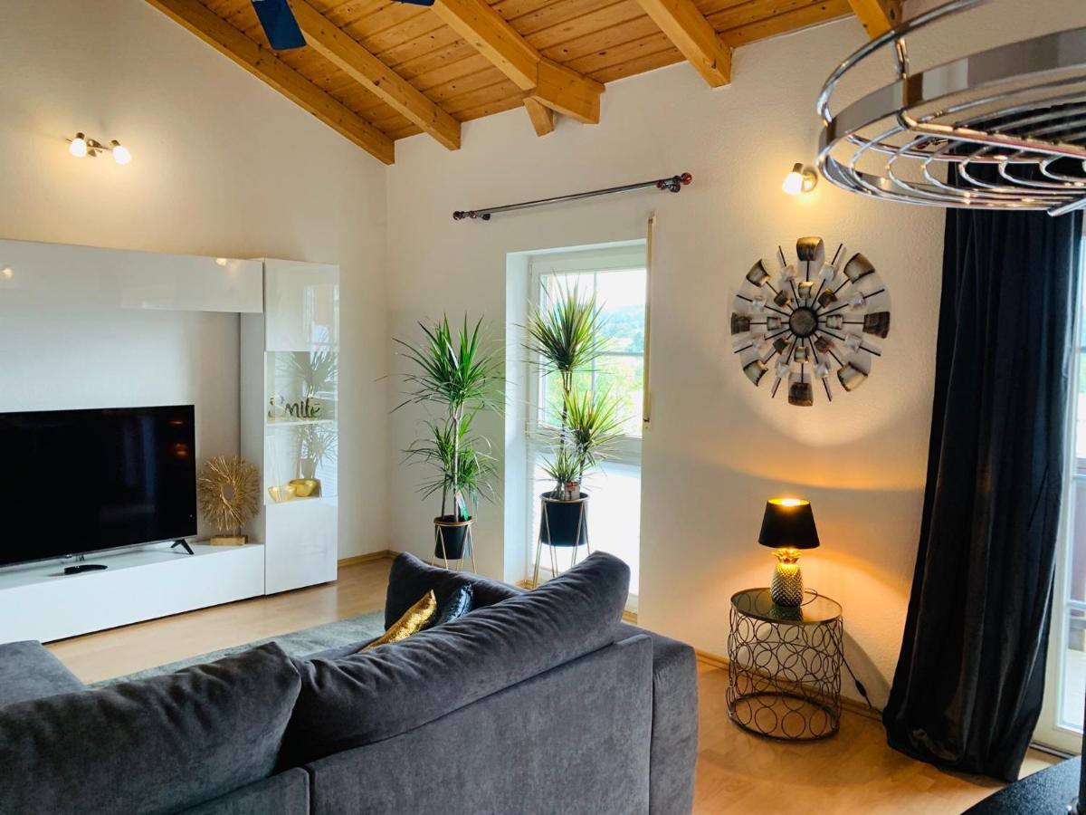 Apartment Im Sonneneck bis 4 Personen mit Parkplatz, W-LAN, Netflix im Thüringer Wald, Schleusingen Exterior foto
