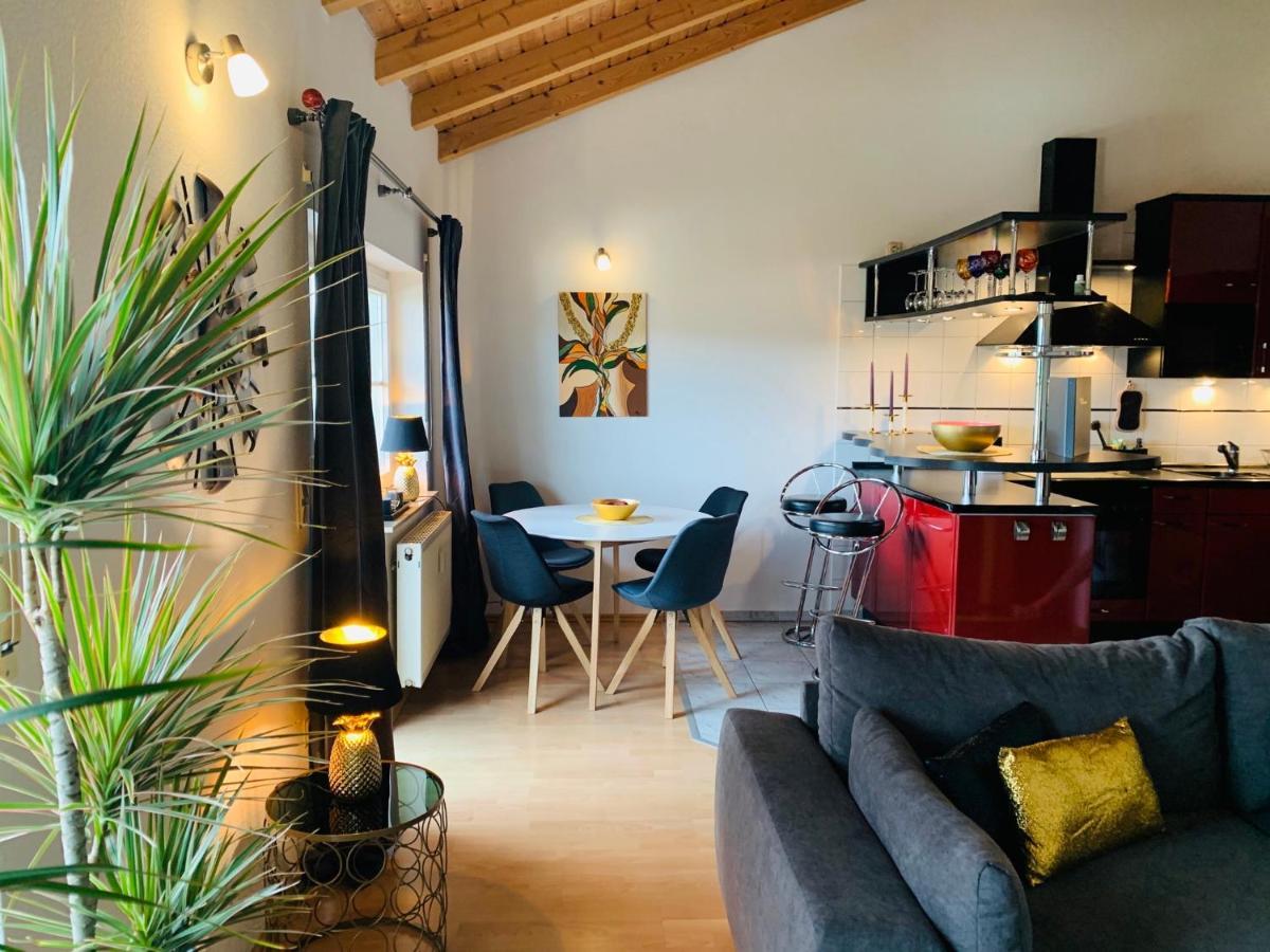 Apartment Im Sonneneck bis 4 Personen mit Parkplatz, W-LAN, Netflix im Thüringer Wald, Schleusingen Exterior foto