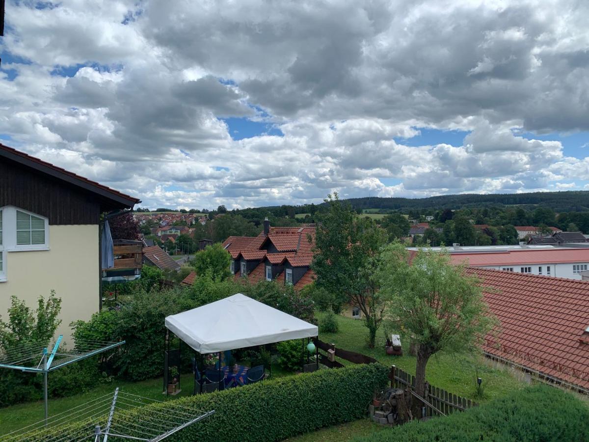 Apartment Im Sonneneck bis 4 Personen mit Parkplatz, W-LAN, Netflix im Thüringer Wald, Schleusingen Exterior foto